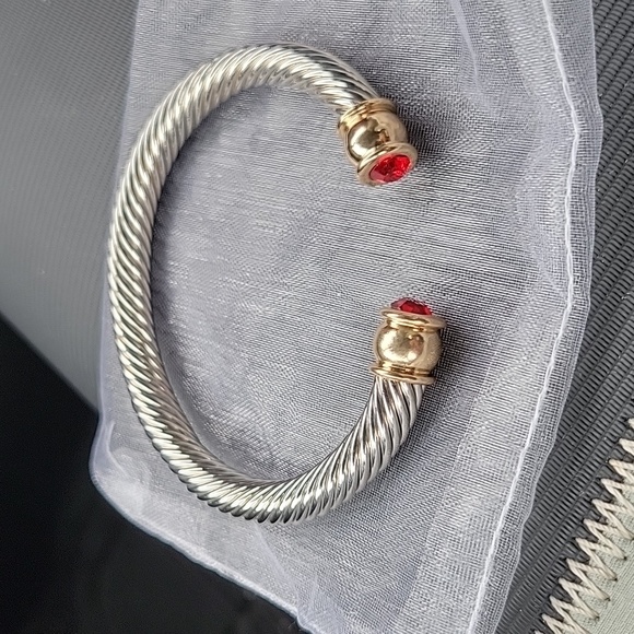 Plunder Siam Bracelet - Picture 3 of 4